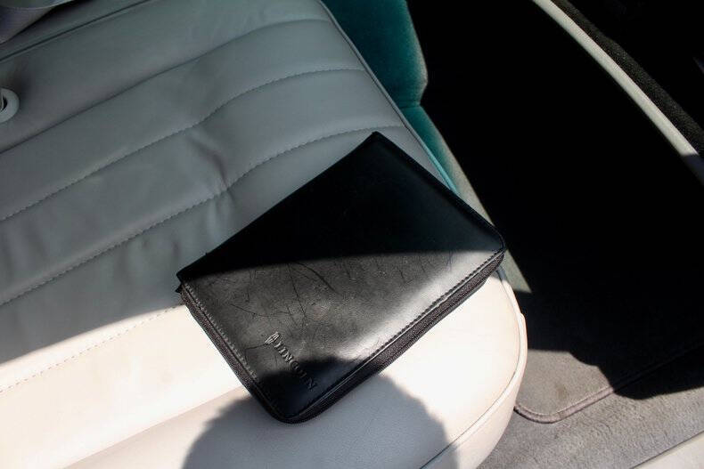 1998 Lincoln Town Car Executive