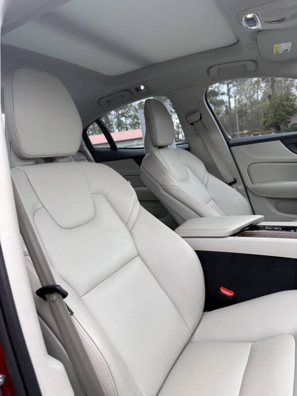 2019 Volvo S60 T6 Momentum