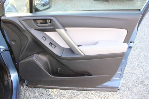 2015 Subaru Forester 2.5i