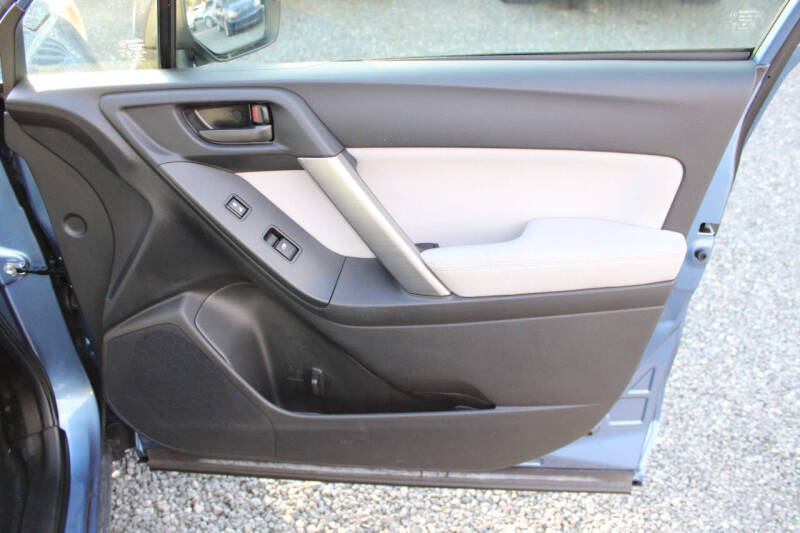 2015 Subaru Forester 2.5i