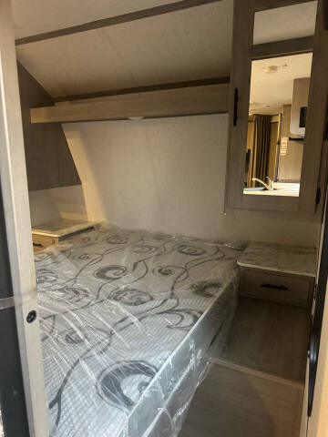 2022 Coleman LANTERN 263BH