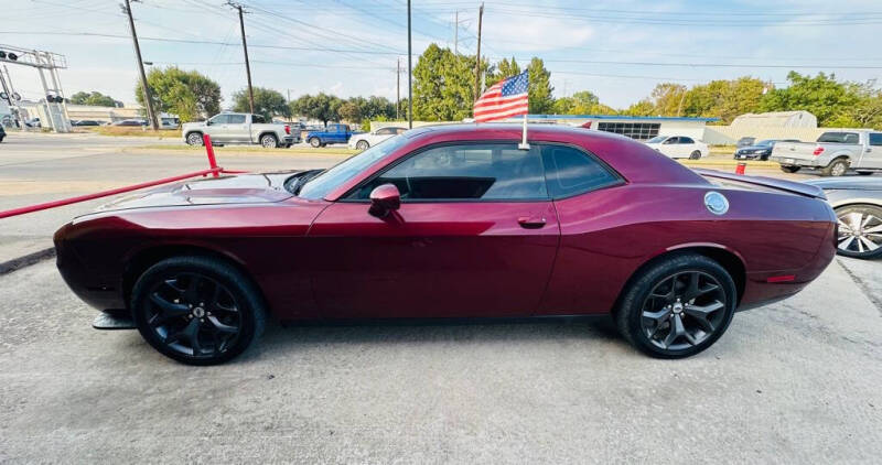 2017 Dodge Challenger SXT