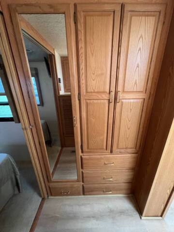 2001 Winnebago Journey 36L