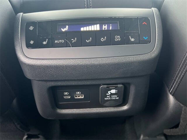 2025 Nissan Pathfinder Platinum