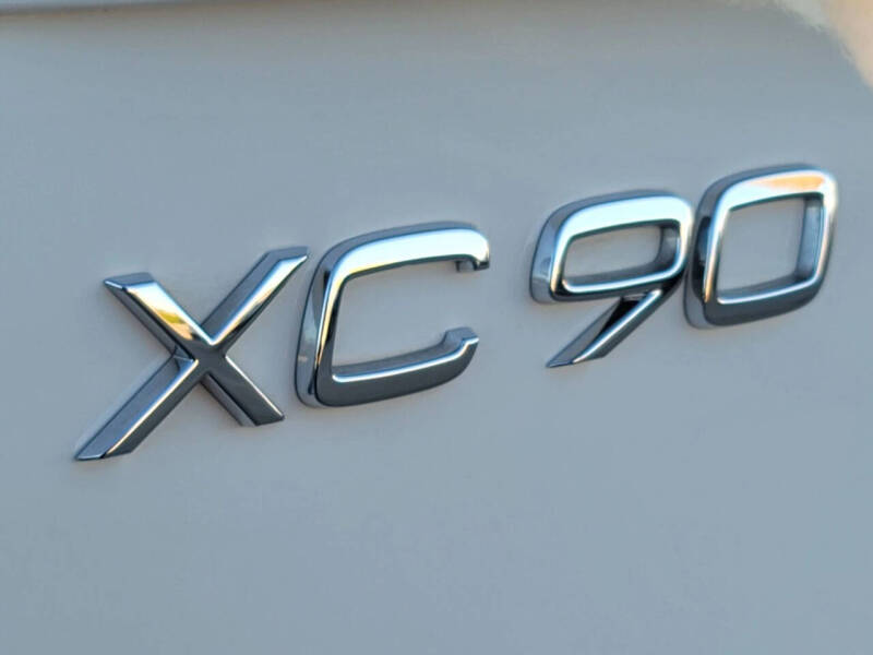 2018 Volvo XC90 T6 Momentum