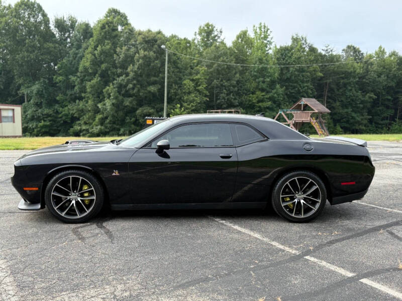 2016 Dodge Challenger 392 HEMI Scat Pack Shaker