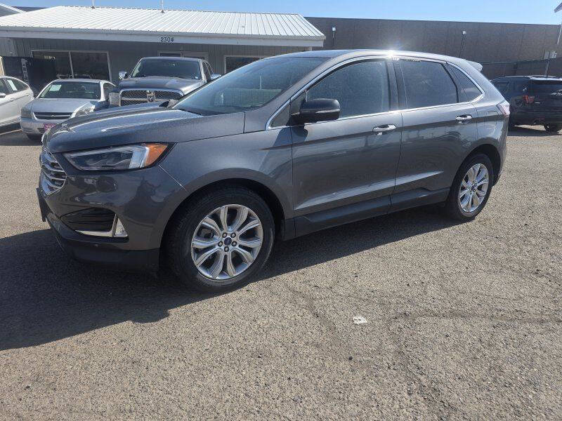 2022 Ford Edge Titanium