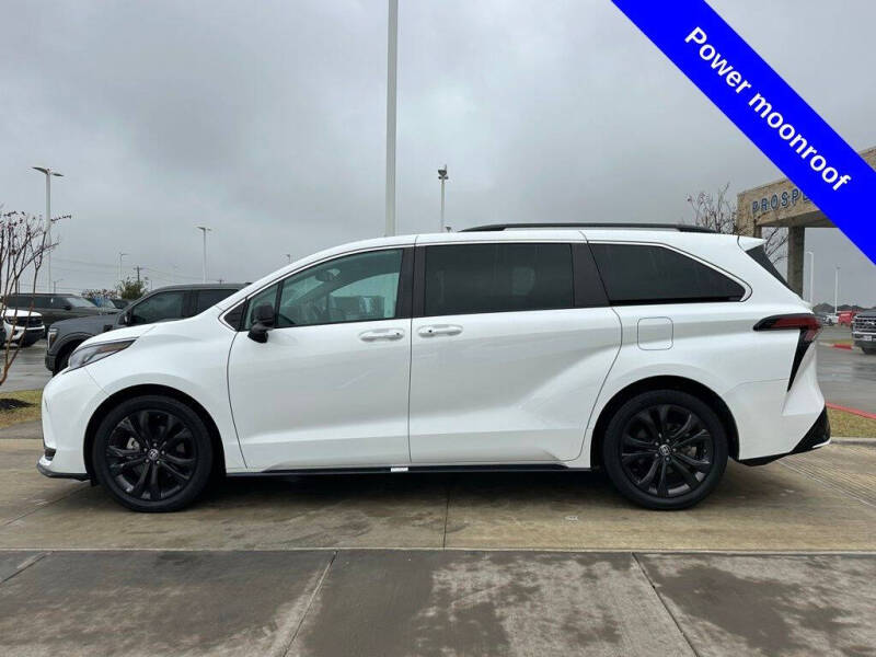 2023 Toyota Sienna XSE 7-Passenger