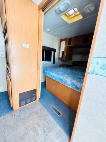 2006 Dutchmen Fourwinds 31B