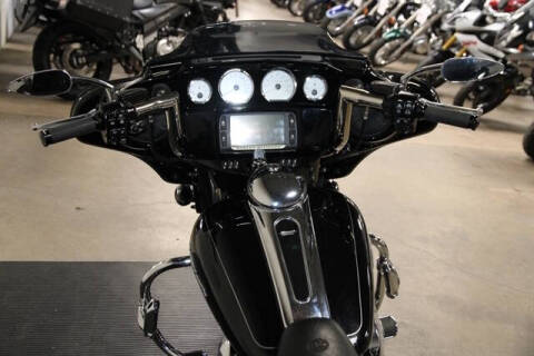 2016 Harley-Davidson STREET GLI