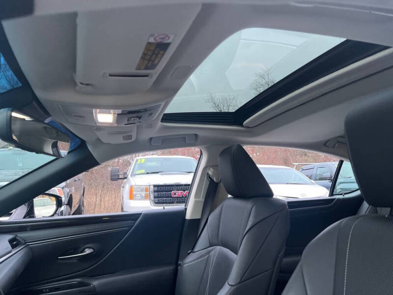 2019 Lexus ES 300h