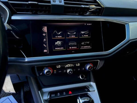 2021 Audi Q3 quattro Premium 40 TFSI