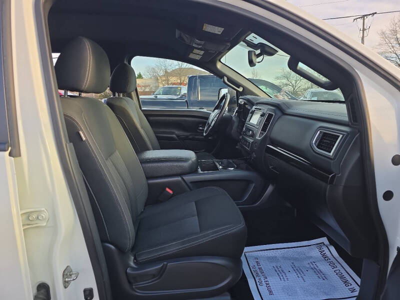 2018 Nissan Titan SV