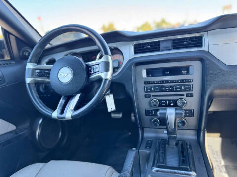 2012 Ford Mustang V6 Premium