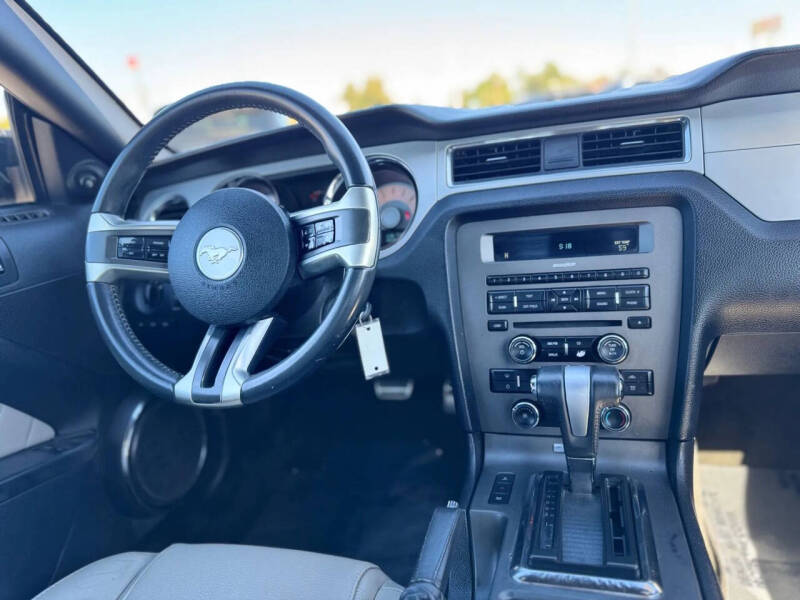 2012 Ford Mustang V6 Premium