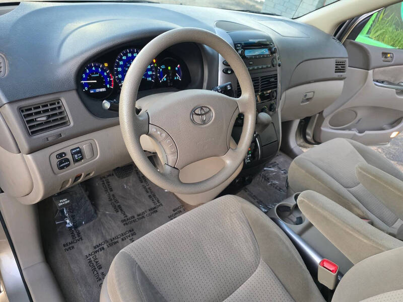 2009 Toyota Sienna CE 7-Passenger