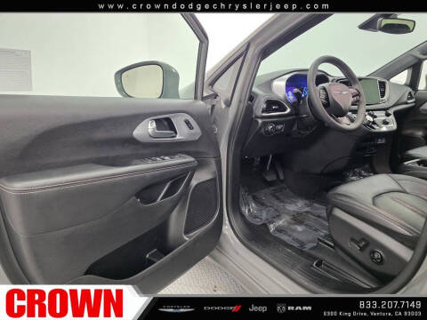 2022 Chrysler Pacifica Hybrid Touring L