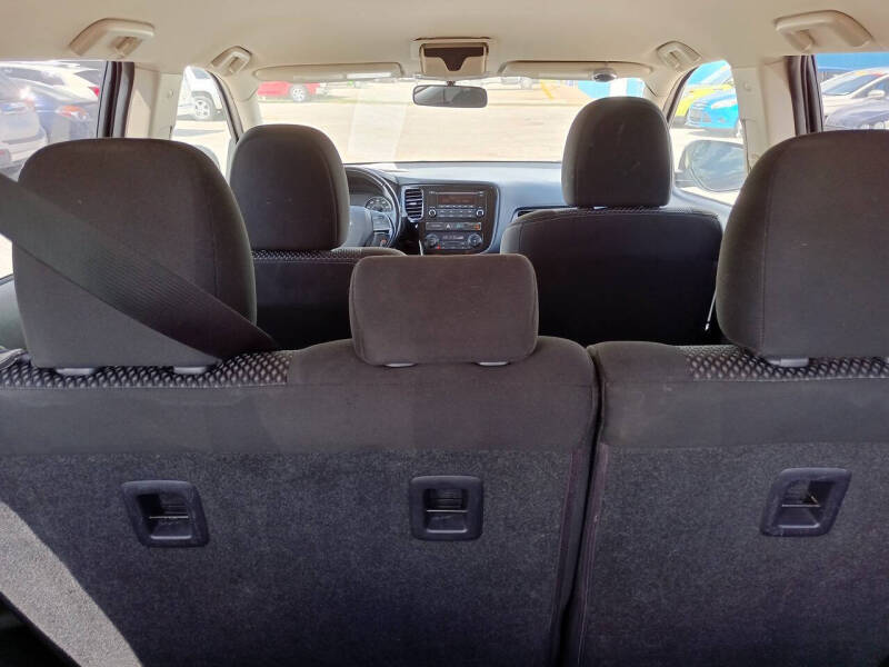 2016 Mitsubishi Outlander ES