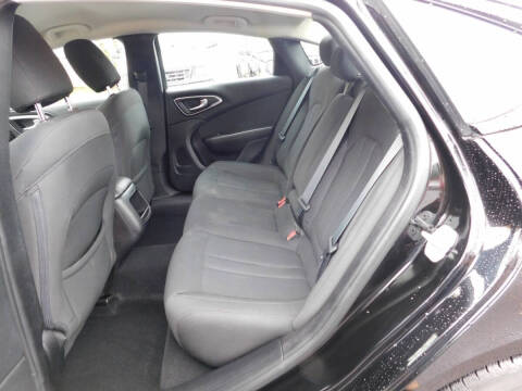 2017 Chrysler 200 Touring