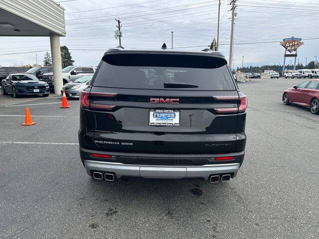 2024 GMC Acadia Elevation