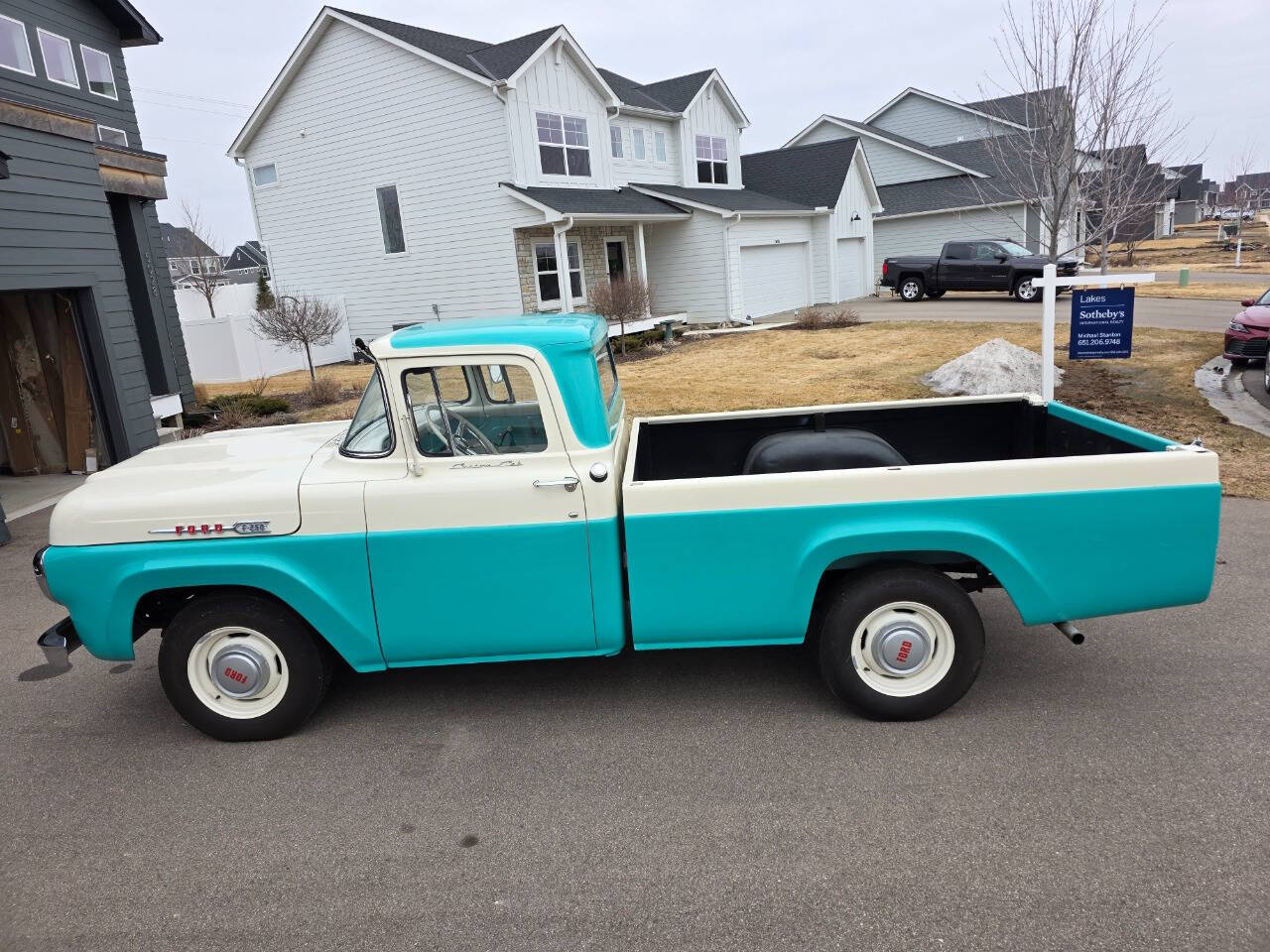 1960 Ford F-250 36