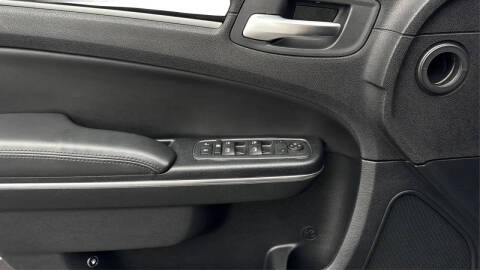2015 Chrysler 300 Limited