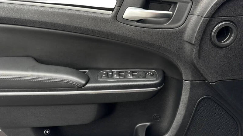 2015 Chrysler 300 Limited