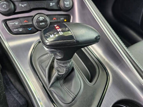 2015 Dodge Challenger SXT