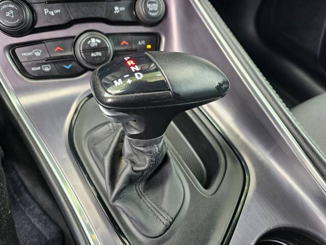 2015 Dodge Challenger SXT