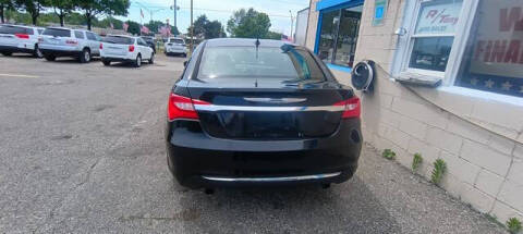 2011 Chrysler 200 Limited