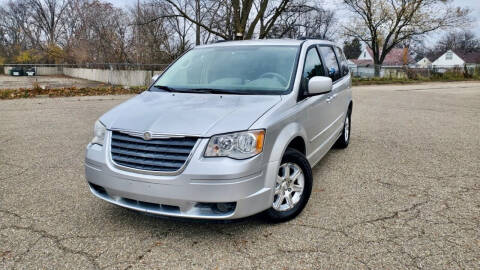 2008 Chrysler Town and Country for sale at Stark Auto Mall in Massillon OH