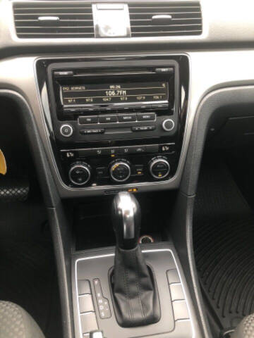 2012 Volkswagen Passat S PZEV