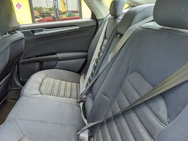 2015 Ford Fusion 13