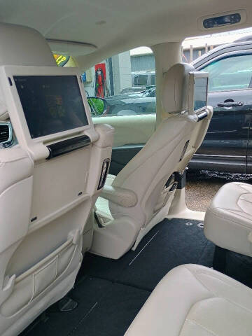 2017 Chrysler Pacifica Touring-L Plus