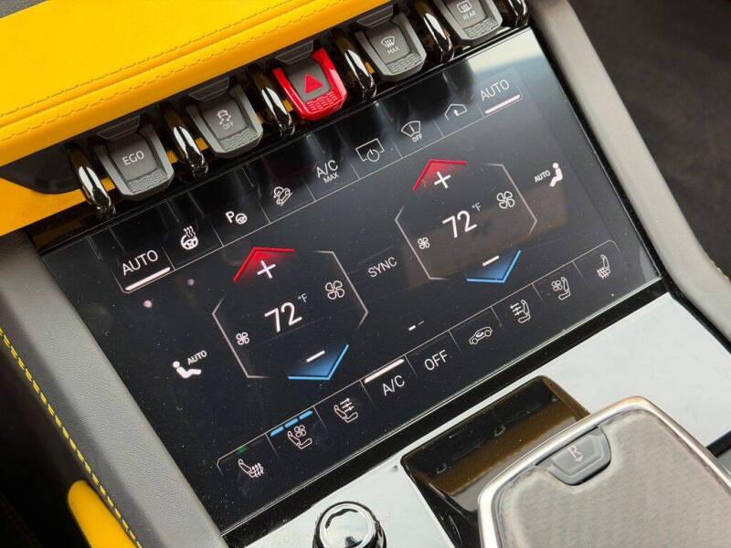 2025 Lamborghini Urus SE