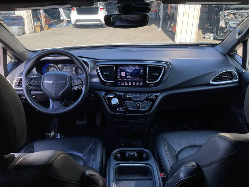 2020 Chrysler Pacifica Launch Edition