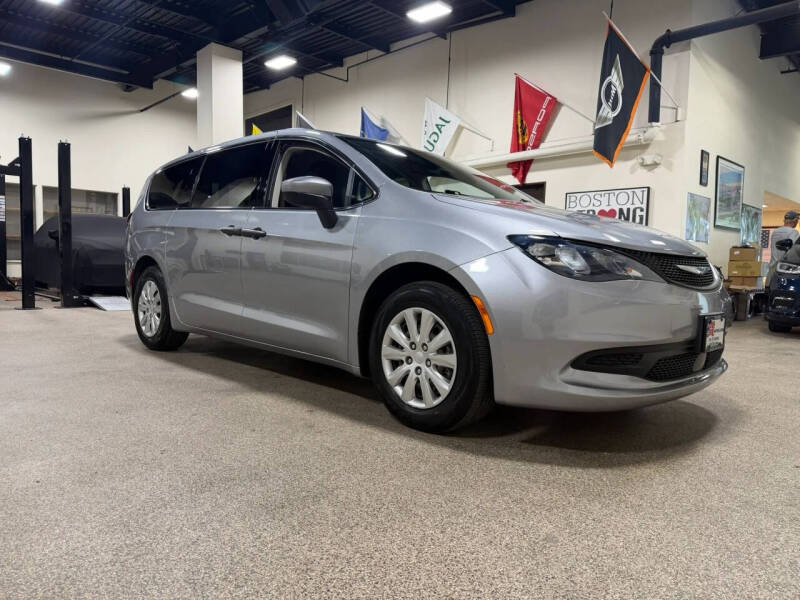 2021 Chrysler Voyager L
