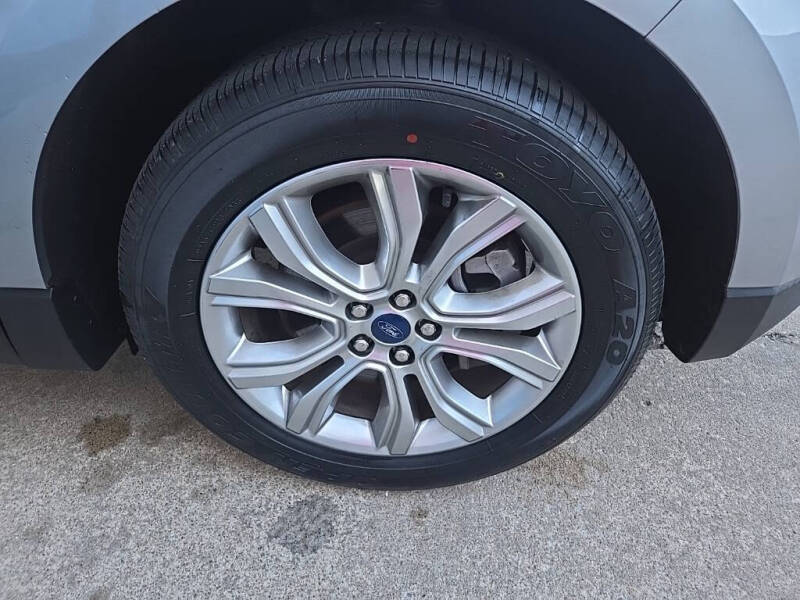 2022 Ford Edge Titanium