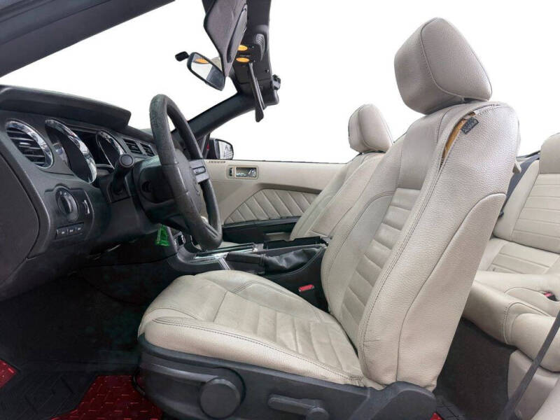 2012 Ford Mustang V6