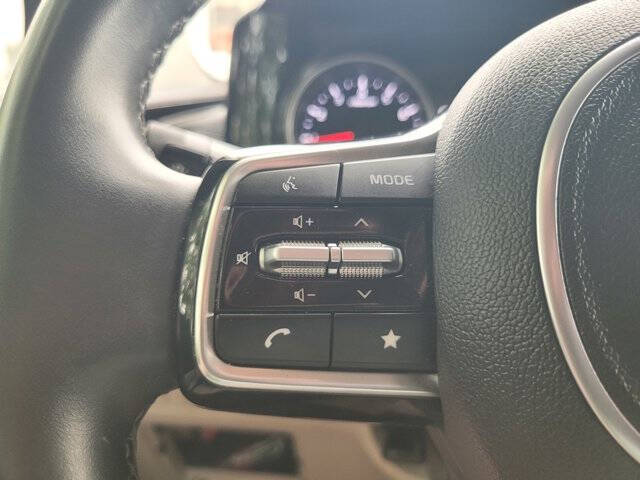 2024 Kia Carnival EX