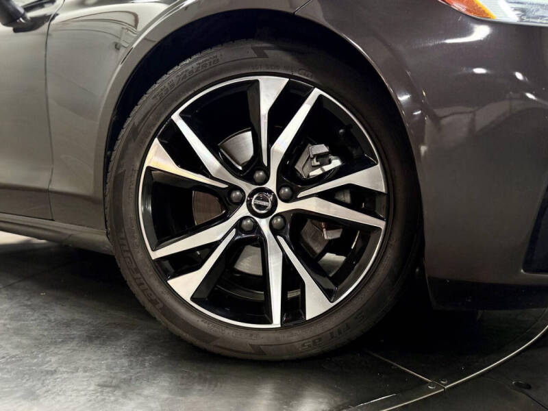 2024 Volvo S60 B5 Core Dark Theme