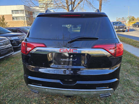 2017 GMC Acadia Denali