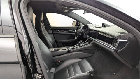 2018 Porsche Panamera 4