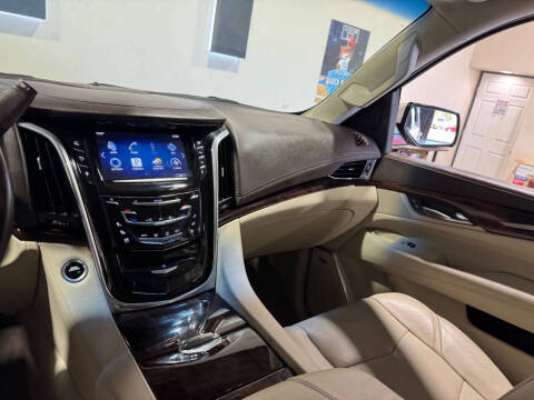 2015 Cadillac Escalade Luxury