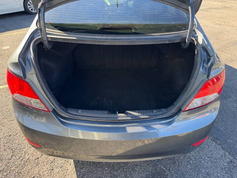 2012 Hyundai Accent GLS