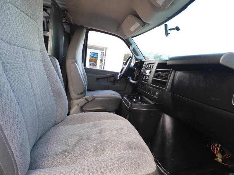 2017 GMC Savana 2500