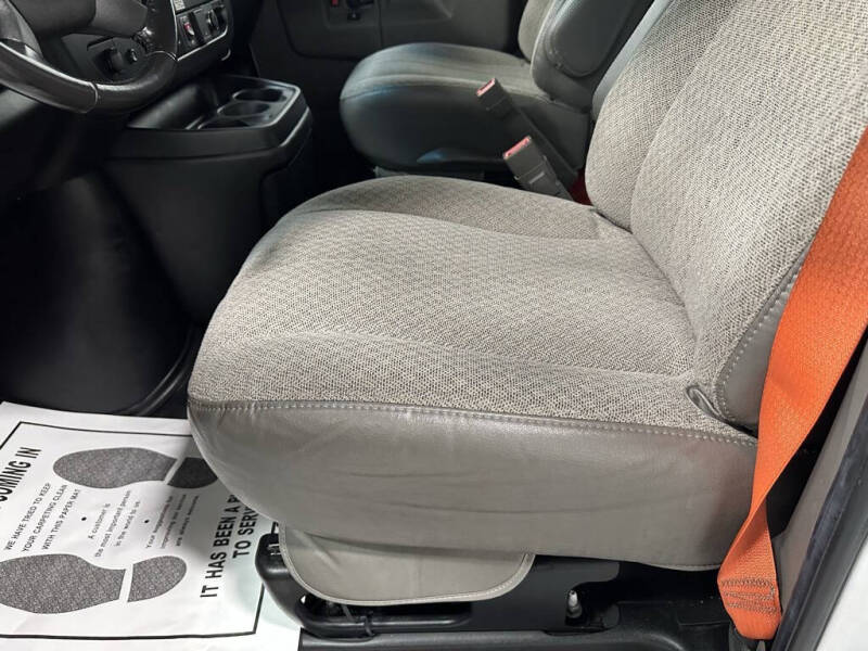 2022 Chevrolet Express 3500