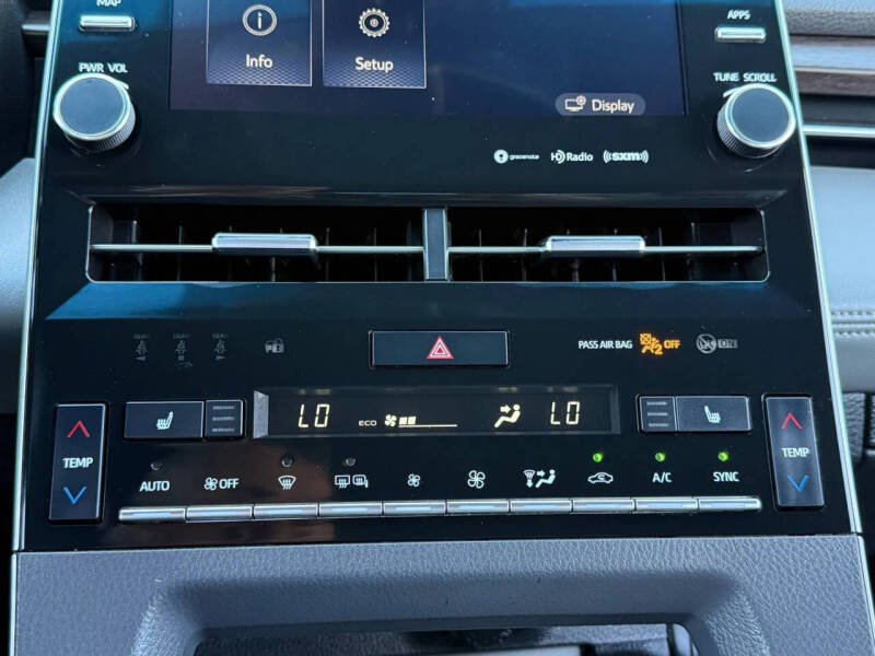 2021 Toyota Avalon XLE