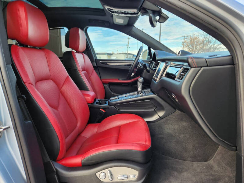 2018 Porsche Macan S