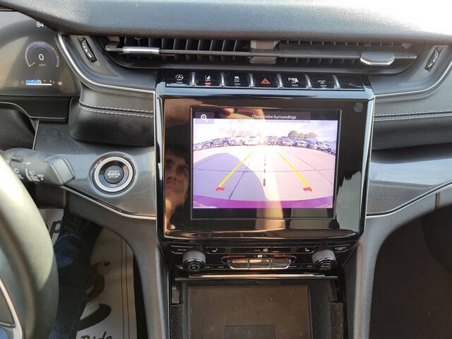 2022 Jeep Grand Cherokee L Laredo